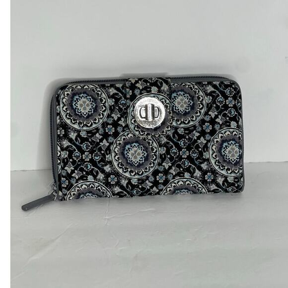 Vera Bradley Wallet Womans Quilted Boho Peasant Floral Black Full Zip boho - Picture 1 of 15